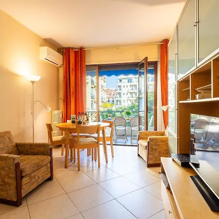 Apartman Le France-massenet Ap3015 By Riviera Homes